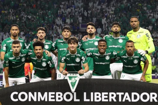 Palmeiras é derrotado, mas se classifica nos pênaltis contra o Flu e vai à final da Libertadores 2026