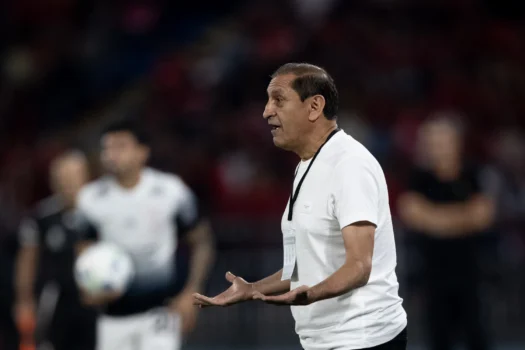Corinthians define Díaz como prioridade, mas suspensão de 6 jogos pode pesar