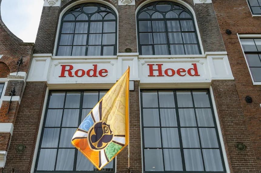 Tomorrowland no ADE 2026 atrai fãs a Amsterdã