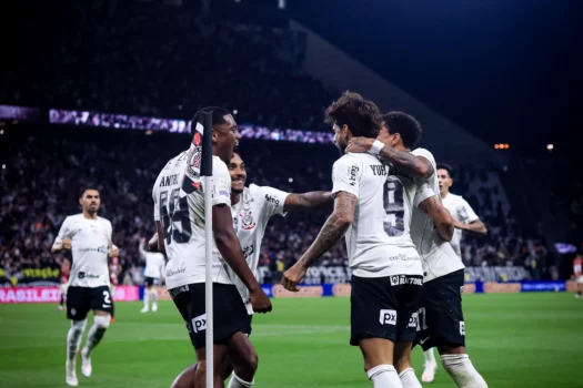 Corinthians reduz para 42% as chances de rebaixamento no Brasileirão