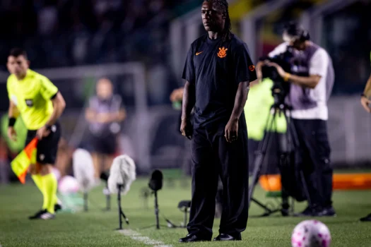 Seedorf não joga a toalha após 1ª partida: &#8220;Não acaba aqui&#8221;