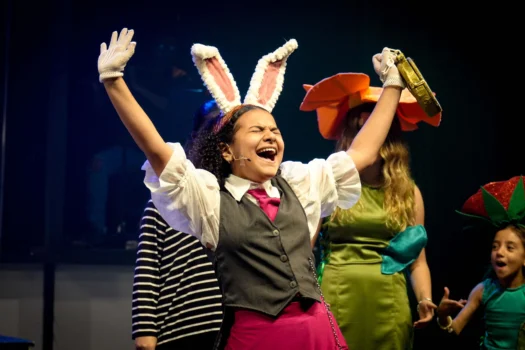 Teatro Nathalia Timberg recebe &#8220;Alice, Um Musical&#8221;