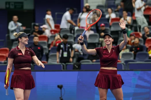 Luisa Stefani e Dabrowski avançam à final em Wuhan