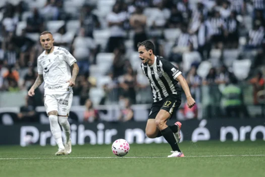 Santos sofre virada nos acréscimos e perde invencibilidade de 8 jogos