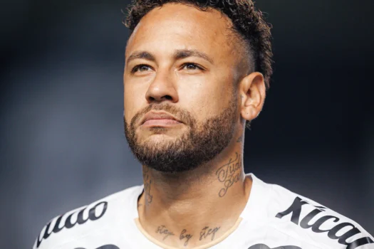 Neymar explica expulsão que gera 2 jogos de suspensão e ataca Rodrigo Nestor: &#8216;Safado e idiota&#8217;
