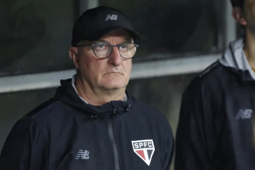 Dorival aponta falhas de atenção e critica erros em bolas paradas após derrota do São Paulo