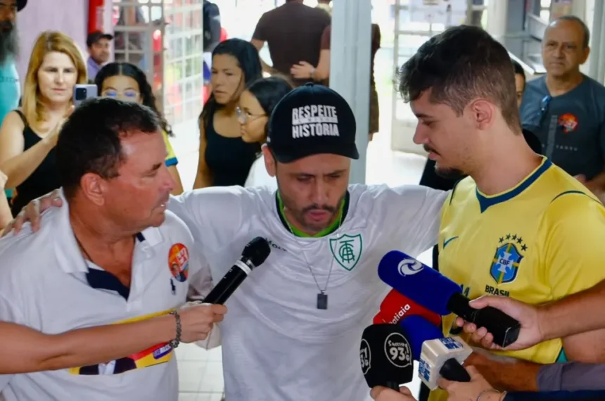 Cleitinho Azevedo promove união de eleitores em Minas