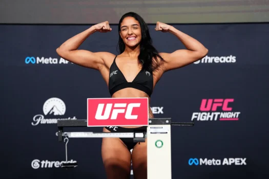 Alice Pereira se torna a mais jovem no ranking do UFC