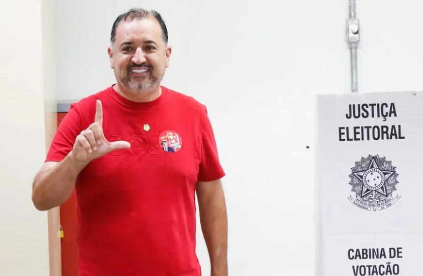 Marcelo Oliveira vota em Mauá e prevê virada de Lula