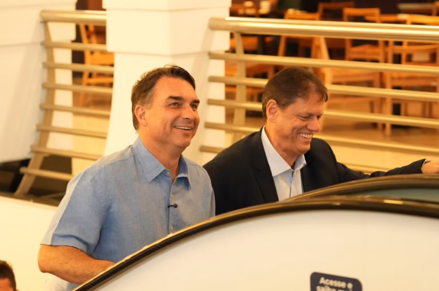 Flávio Bolsonaro e Tarcísio
