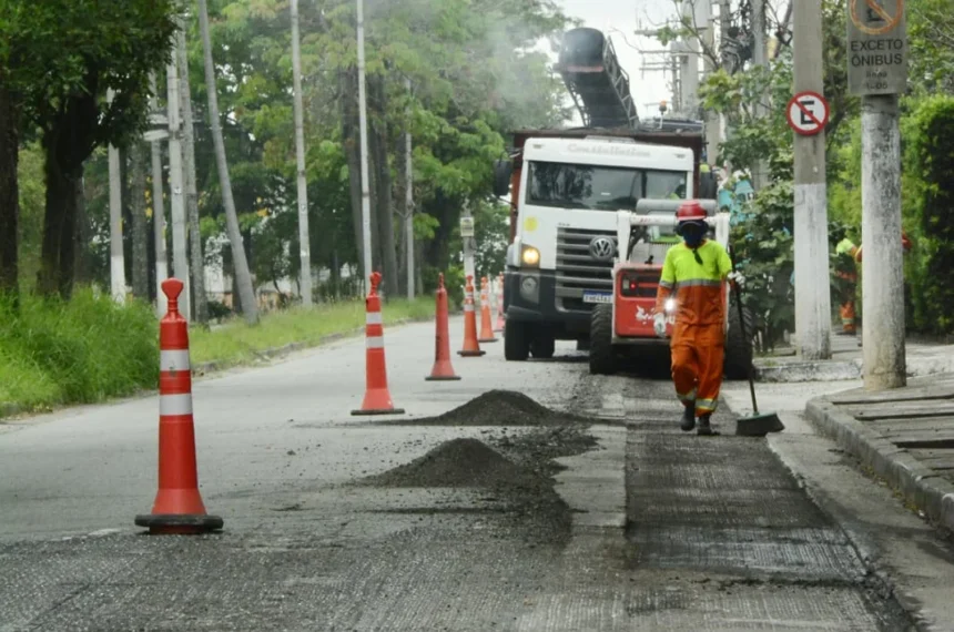 Meu Bairro Novo revitaliza asfalto no bairro Campestre