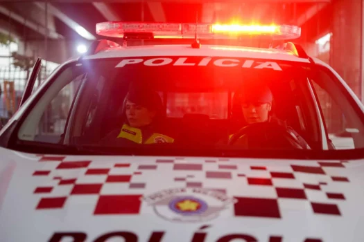 PM resgata mãe e bebê após seis horas de negociação em SP
