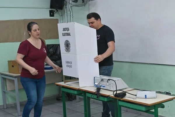 114 mil urnas eletrônicas são enviadas para seções em SP