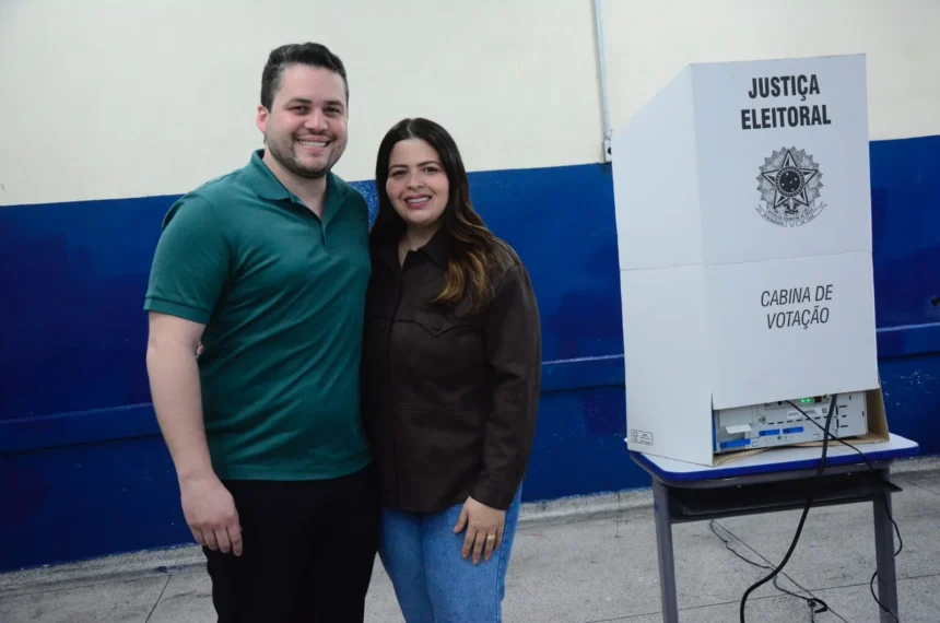 Gilvan Ferreira vota em Santo André e destaca importância da democracia