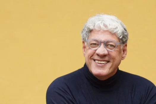 Sesc Mogi recebe Antônio Grassi em encontro sobre arte