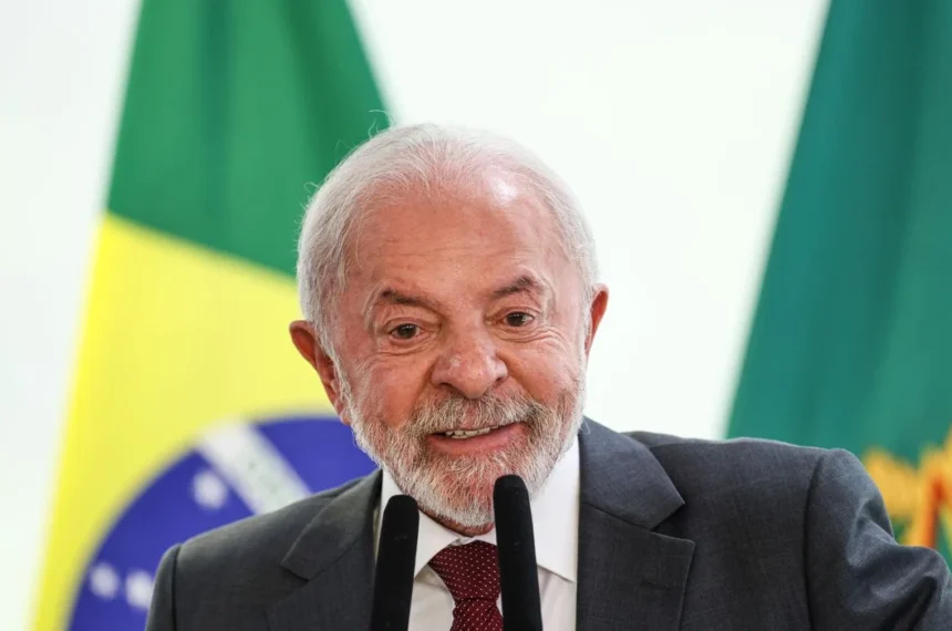 Fim da escala 6x1 ganha apoio de Flávio e Lula foca nos MEI