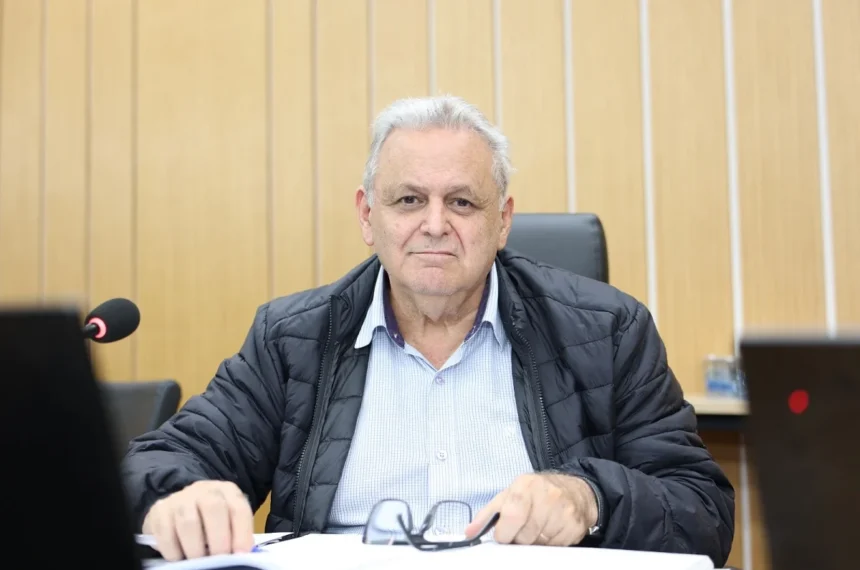 Doutor Seraphim pede reforma em praça no Oswaldo Cruz