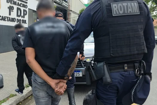 GCM de São Caetano prende dupla com 139 cartões clonados