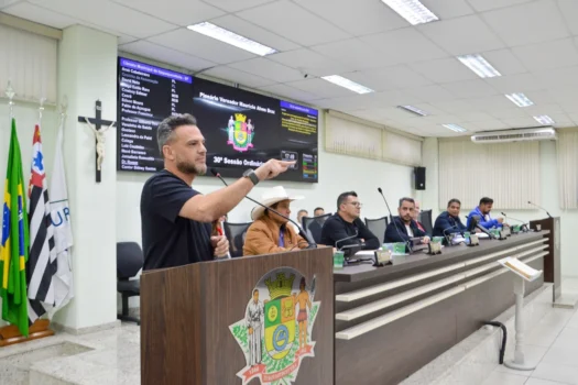 Itaquá aprova inclusão de educadores no Quadro do Magistério
