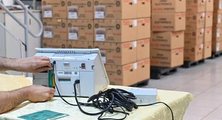 Urnas eletrônicas substituídas atingem 1.516 no país
