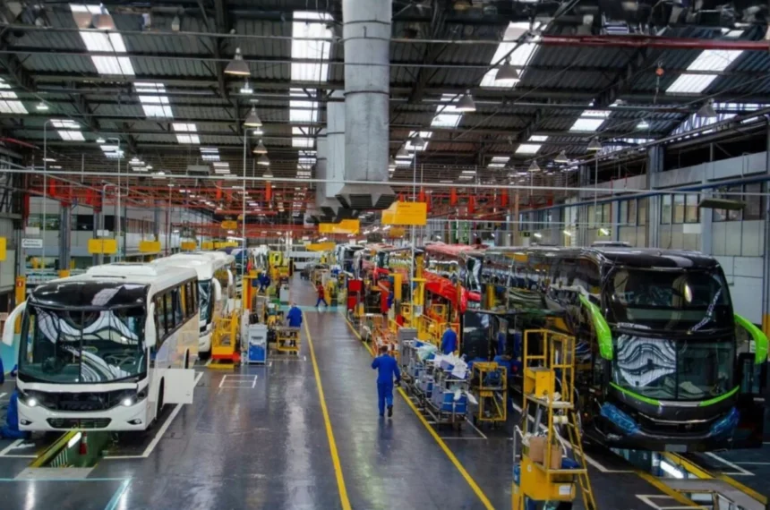 Linha de montagem da Marcopolo - Transporte