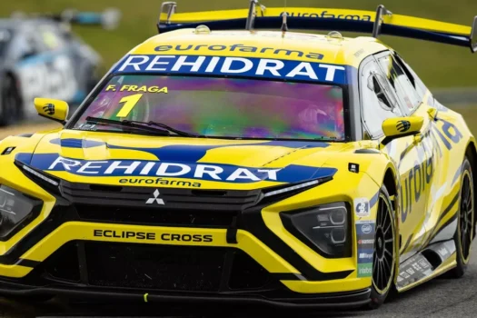 Felipe Fraga vence sprint da Stock Car em Cascavel