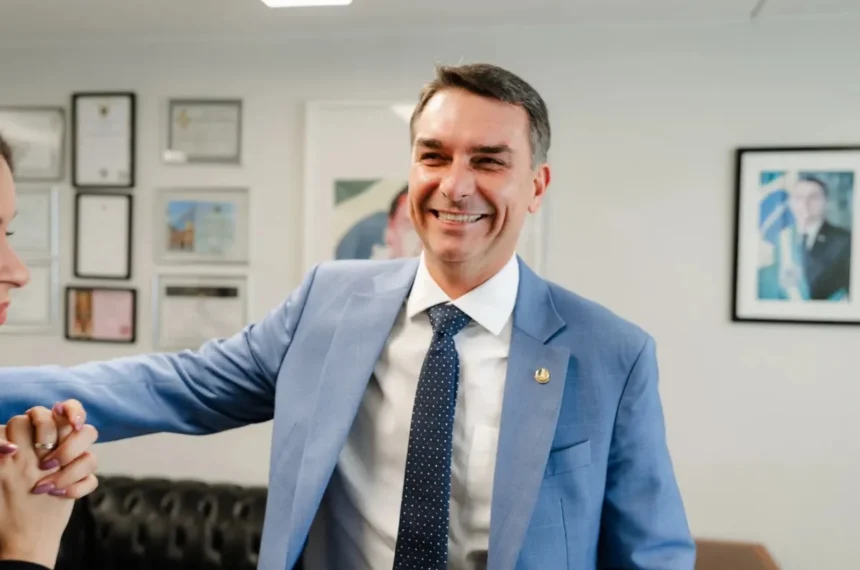 Flávio afirma que usará maioria no Congresso para mudar Constituição Kassio Nunes