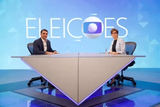 Flávio Bolsonaro descarta nomear Eduardo como chanceler