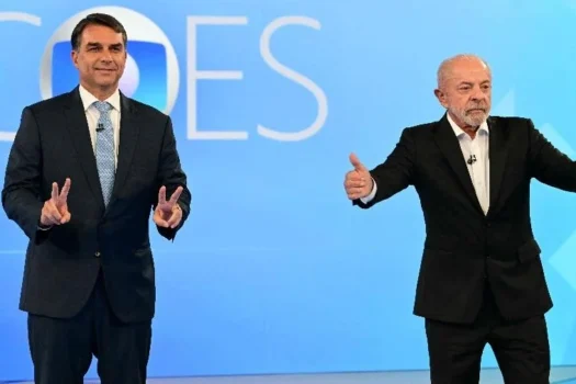 Em debate na Globo, Flávio diz que não fará privatizações