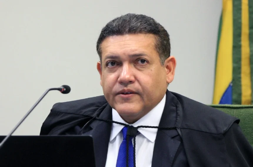 Canal de Janones é liberado pelo TSE após censura