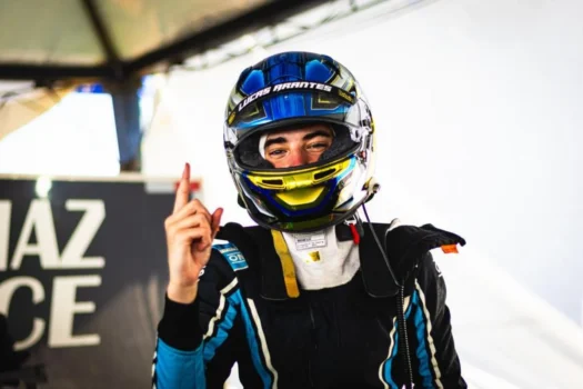 Lucas Arantes vence aos 16 anos na Fórmula eVolution