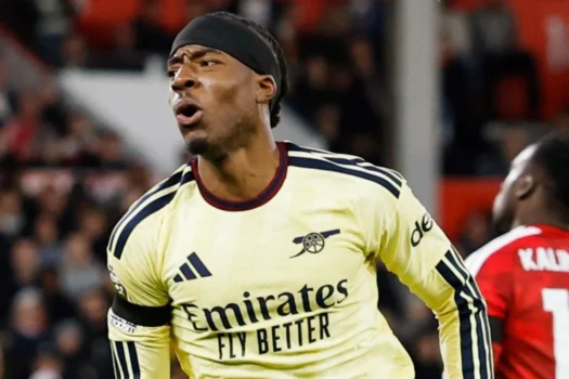 Madueke marca no segundo tempo e Arsenal bate o Nottingham Forest