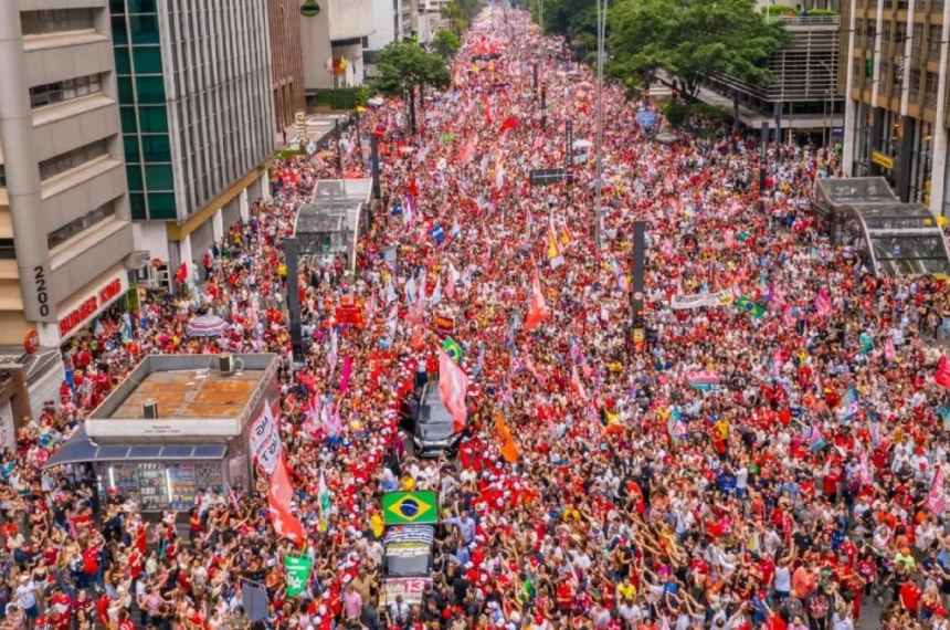 Lula na Paulista mobiliza militância para virar voto no 2º turno