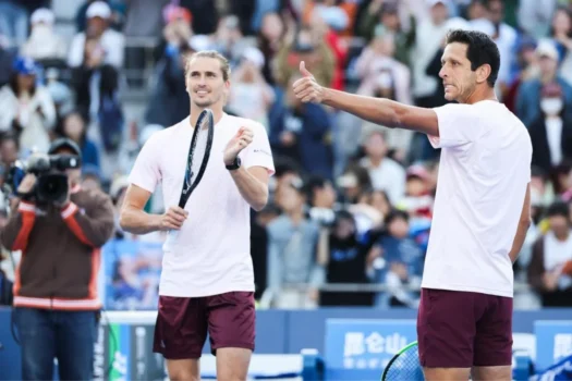 Marcelo Melo e Zverev avançam em Pequim