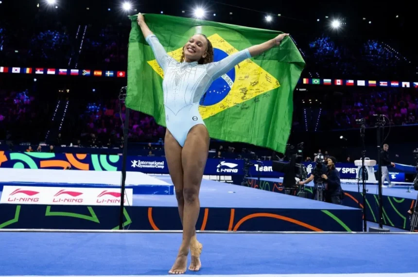Rebeca Andrade é tricampeã mundial em Roterdã hoje