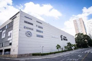 Shopping Taboão realiza evento com 35 animais para adoção