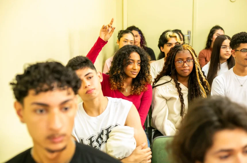 Provão Paulista e Enem exigem táticas exatas de estudantes